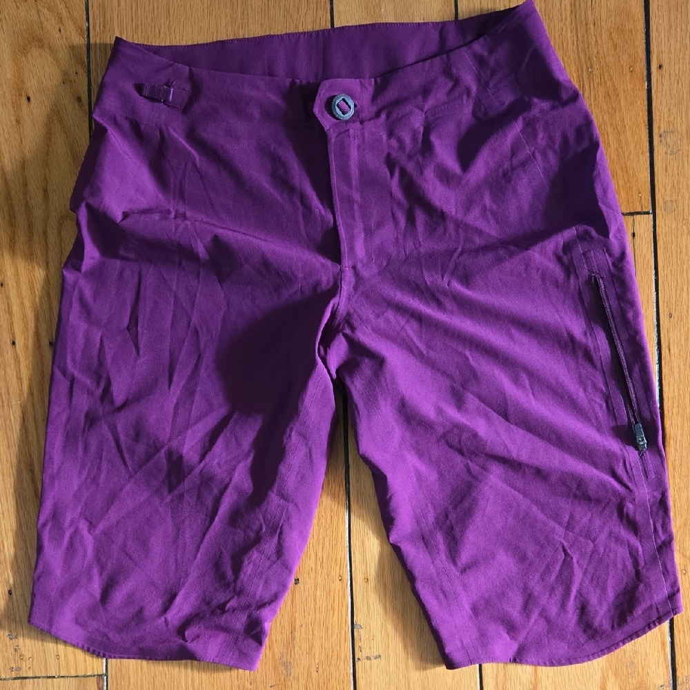 Patagonia Women's Dirt Roamer Bike Shorts - 11.75" Size 2 Purple